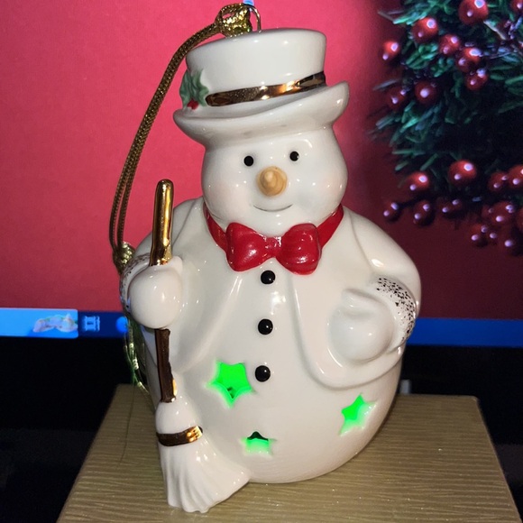 LENOX Color changing lit Snowman Ornament Only at Macy’s 3.375 inches - New - Picture 5 of 14